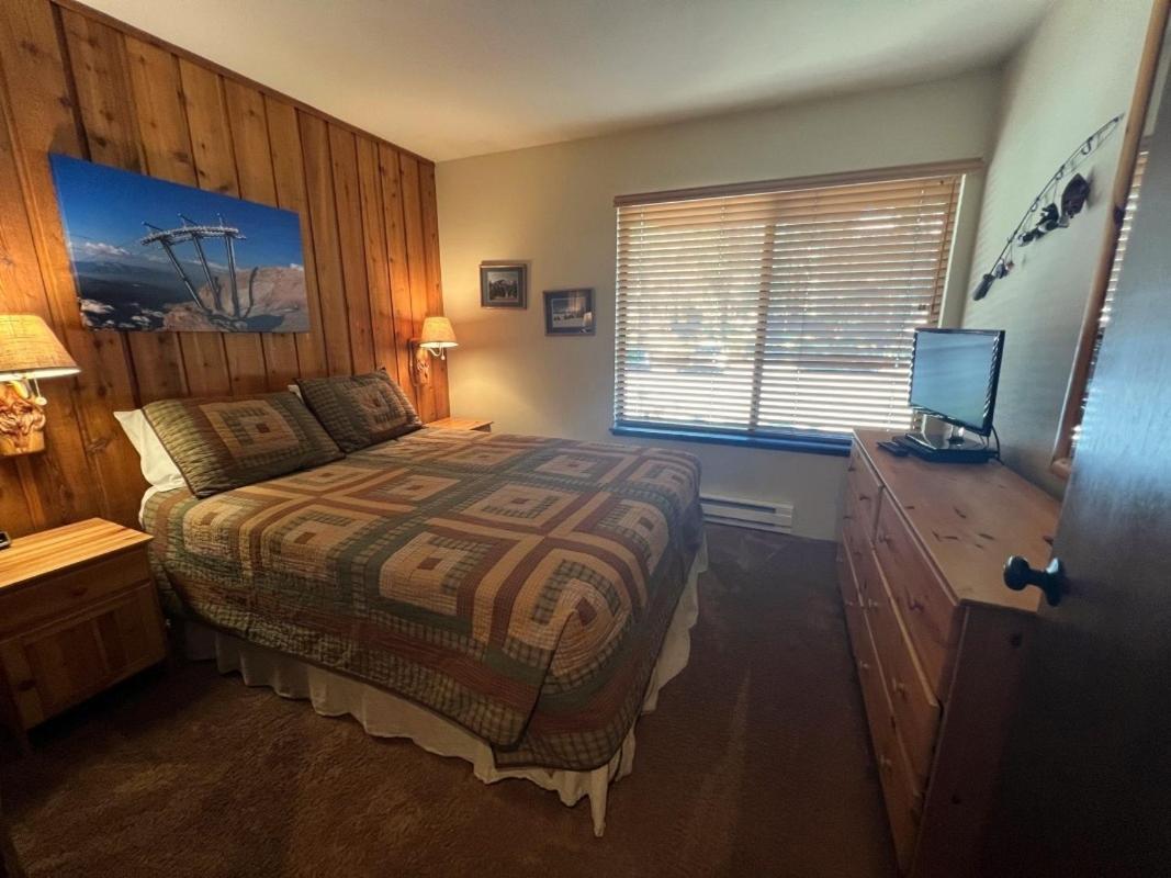 2 Bedrooms Premium Apartment *